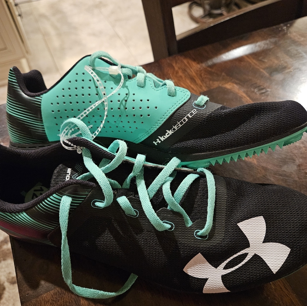 Under Armour Kick Distance Racing Shoe - Picture 8 of 8